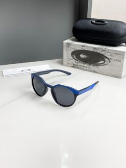 Oakley_83117