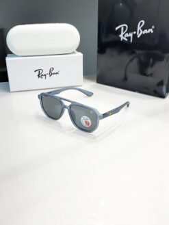 Rayban grey 4613